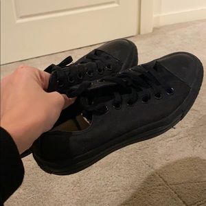 All black converse low tops